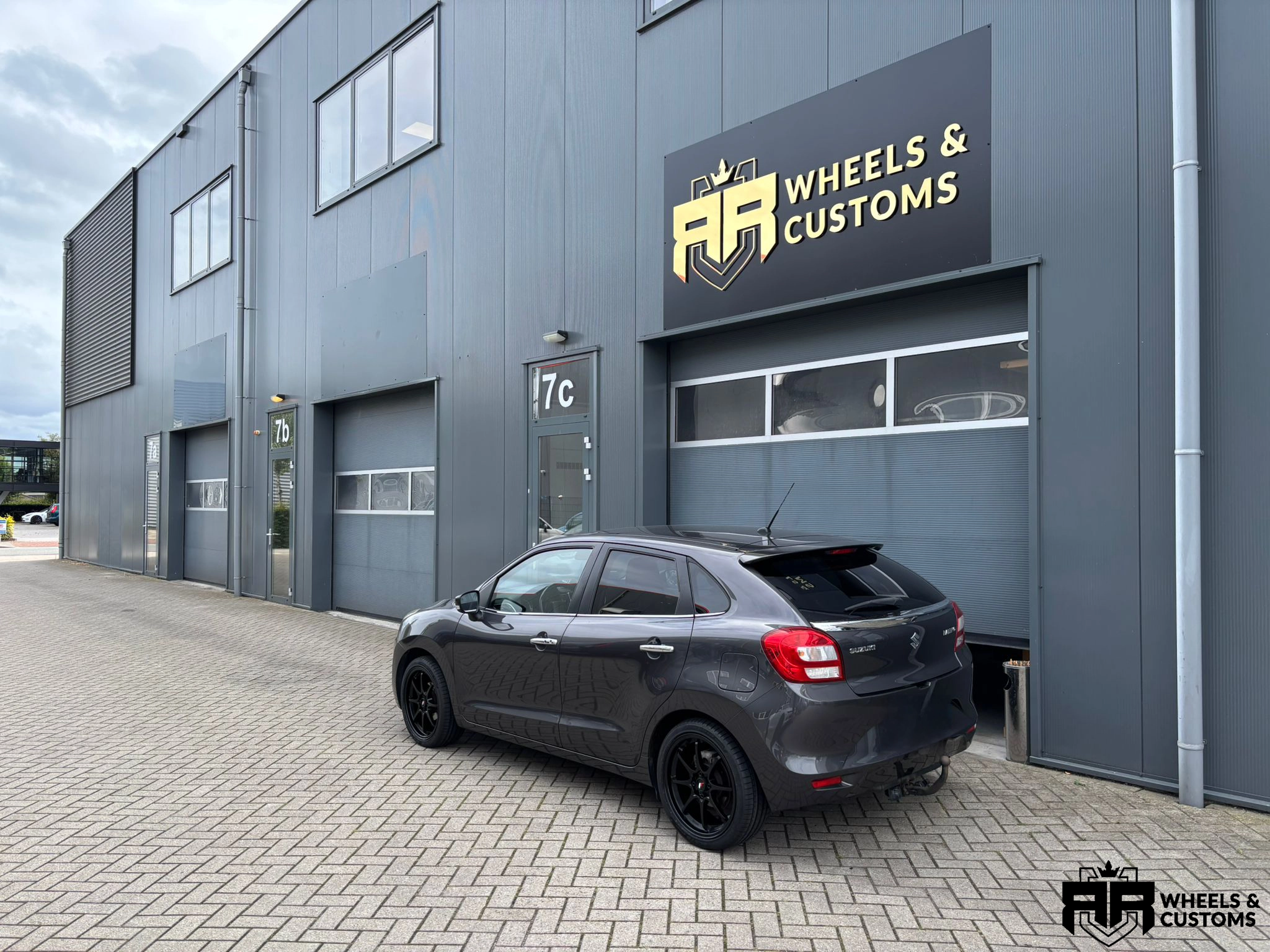 Suzuki Baleno 2016 - Japan Racing JR5