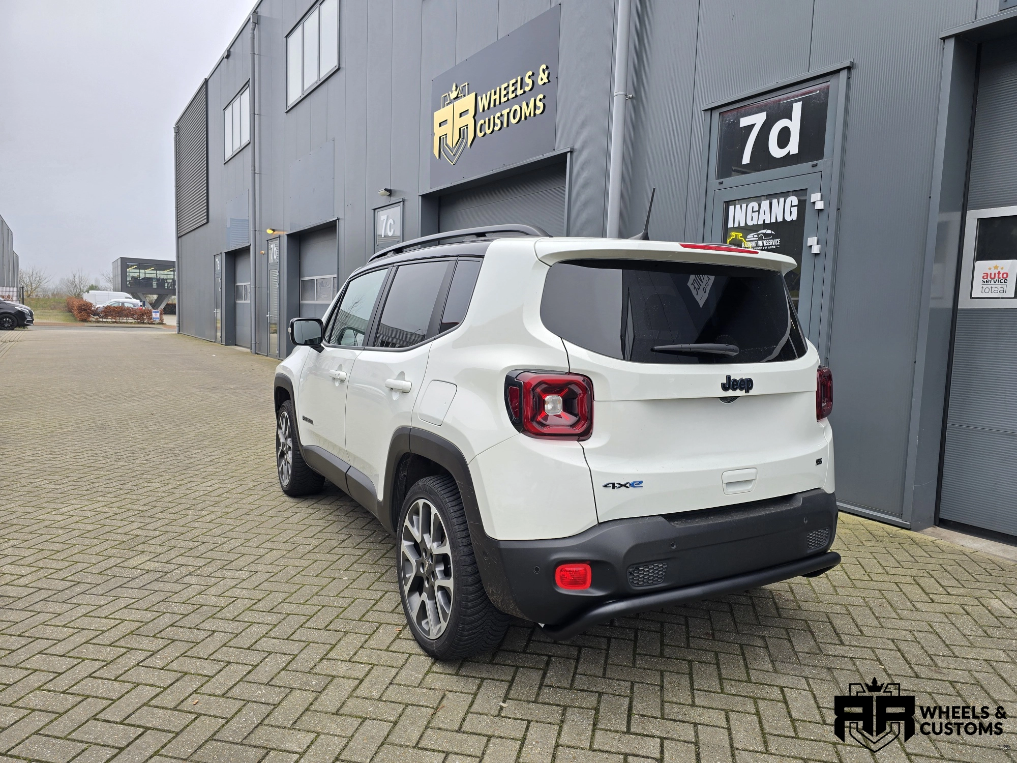 Jeep Renegade - Vooorzien van Misutonida Bullbar en isutonida Rearbar!