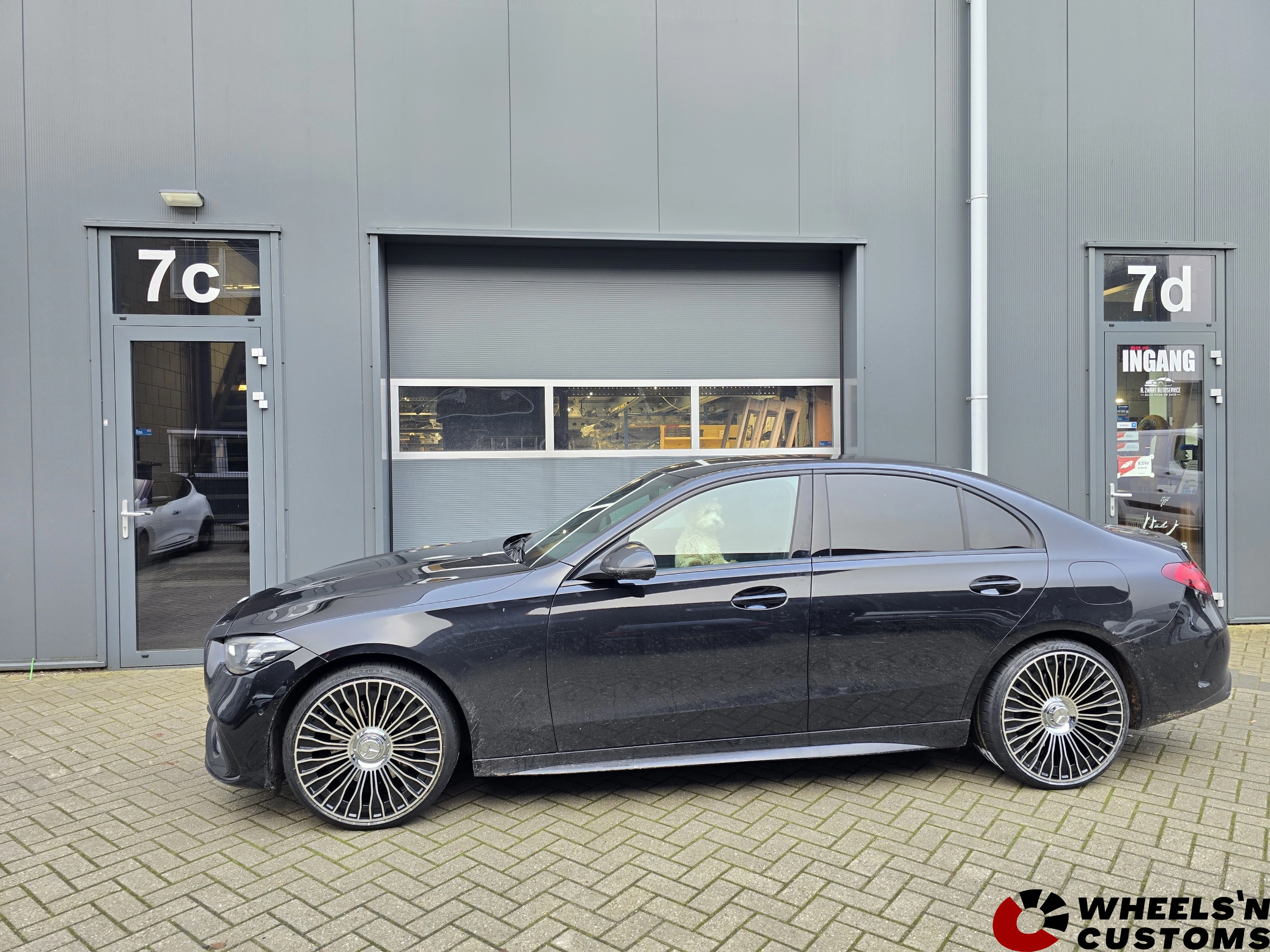 Mercedes C-Klasse voorzien van MBdesign  R20x8.5+9.5J  5X112  ET 40+45  66.6  I0313   Black Polished velgen