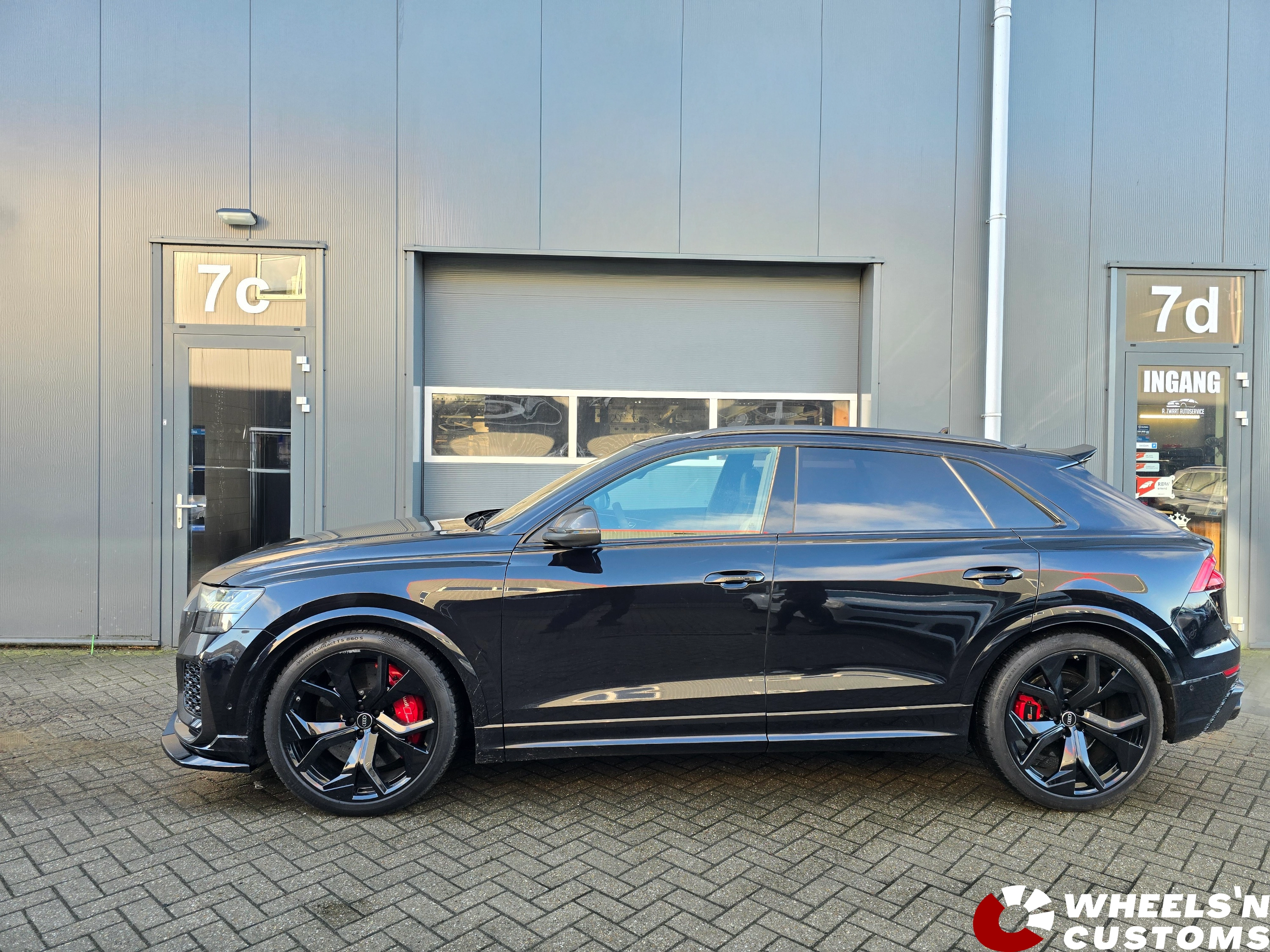 Audi RSQ8 Mk1 - Voorzien van Maxton Design onderdelen