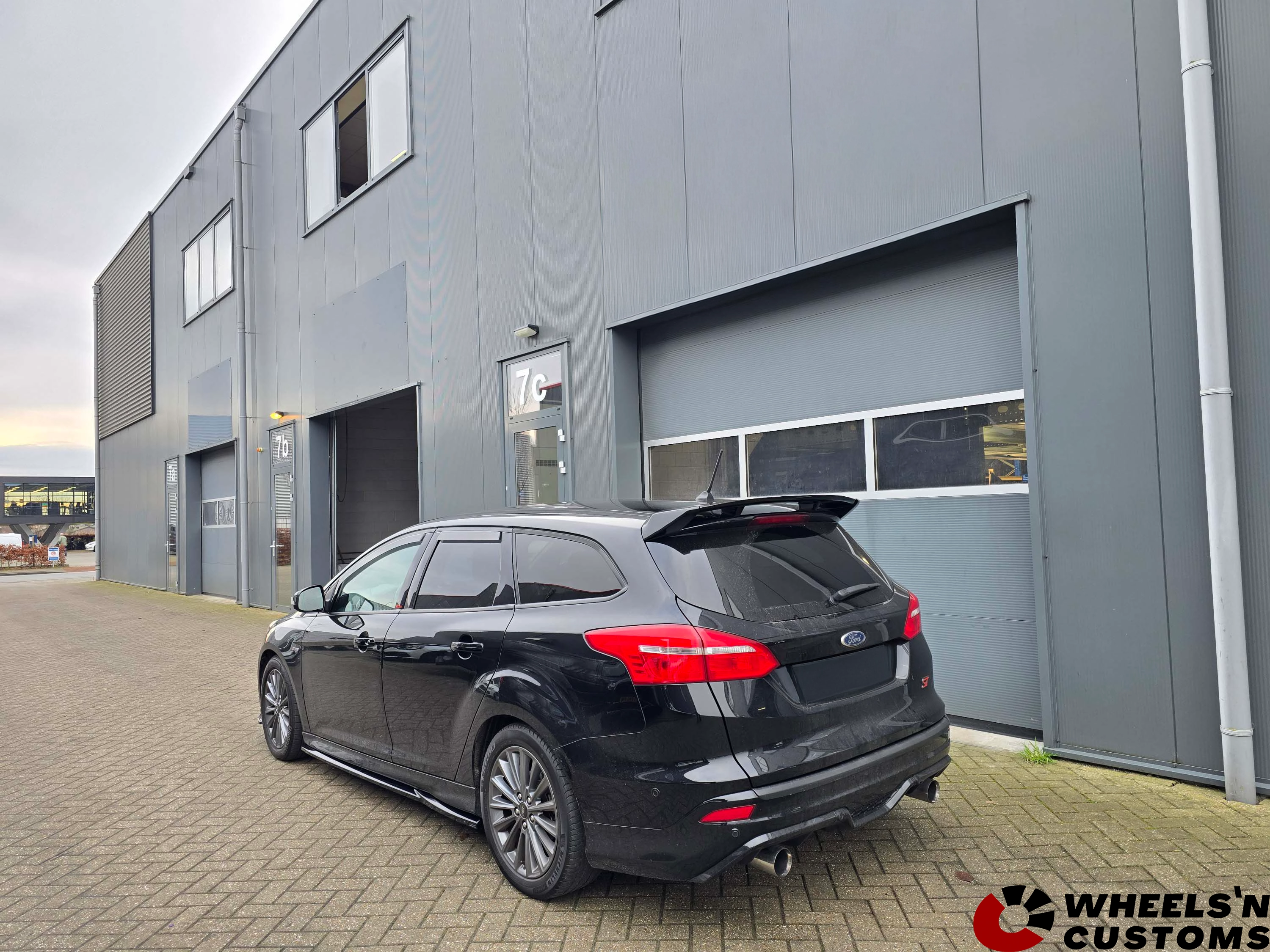 Ford Focus Mk3 FL ST - Voorzien van Maxton Design onderdelen
