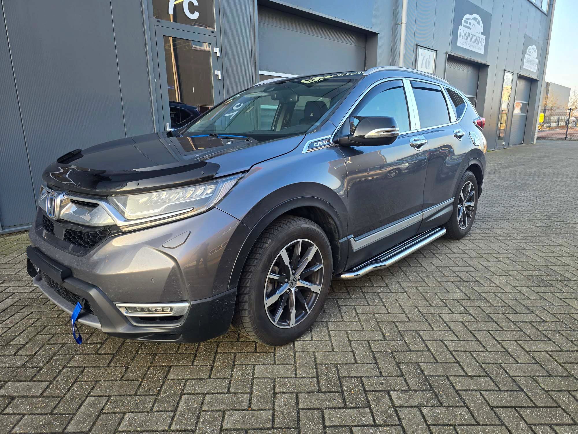 Honda CR-V Mk5 RW/RT Hybride - Voorzien van Misutonida Sidebars