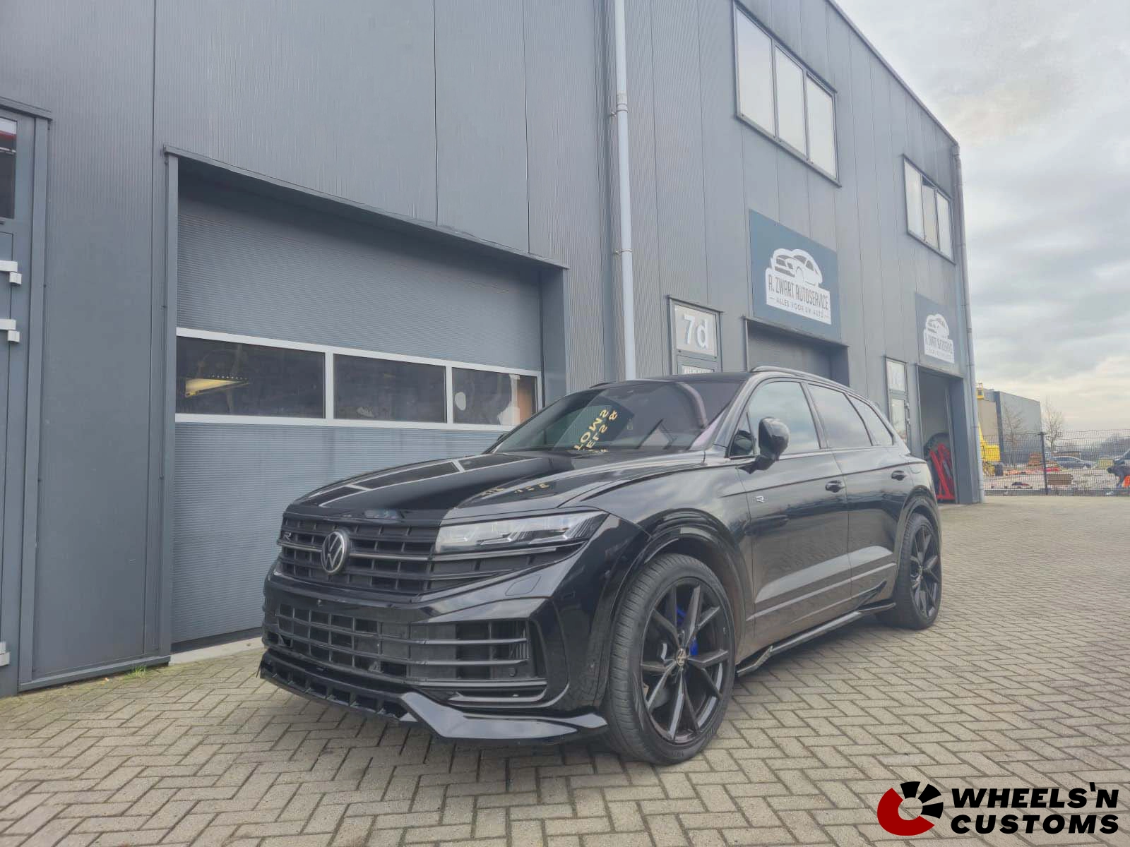 Volkswagen Touareg Mk3 FL R-Line - Voorzien van Maxton Design onderdelen