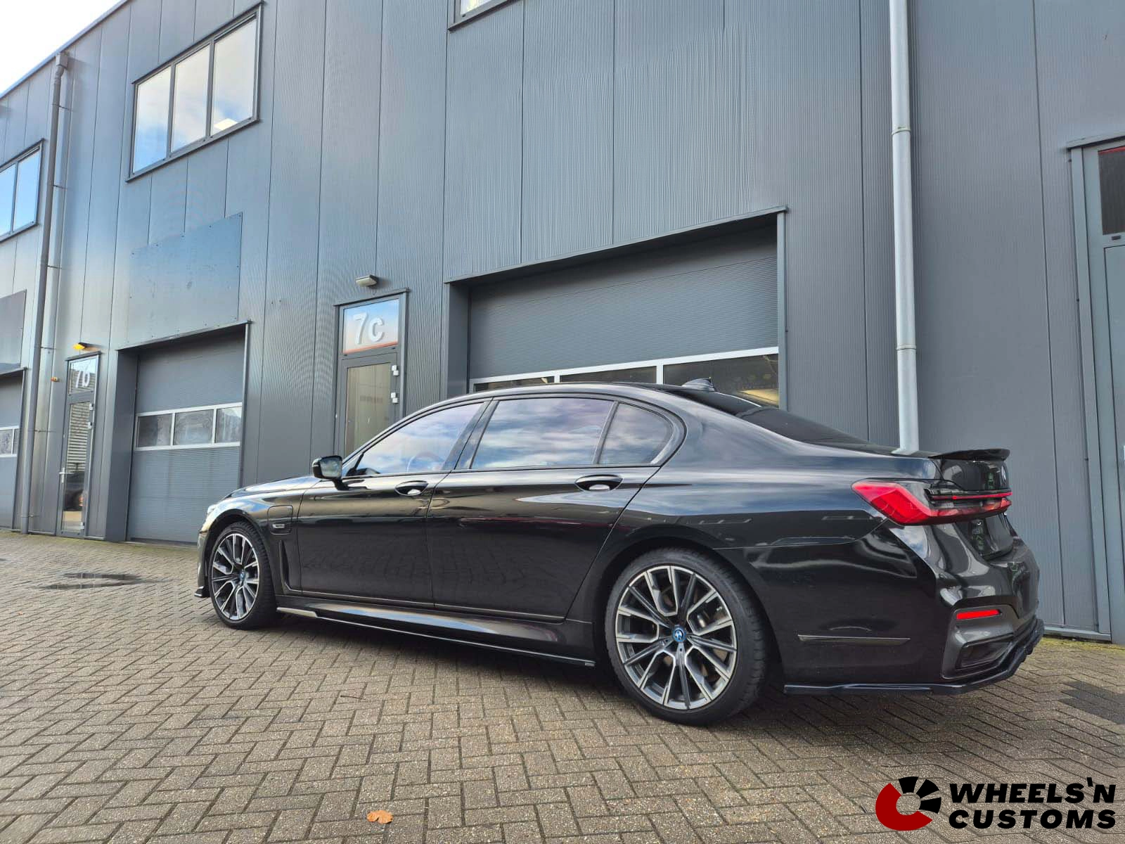 BMW X6 F16 M-Pakket - Voorzien van Maxton Design onderdelen