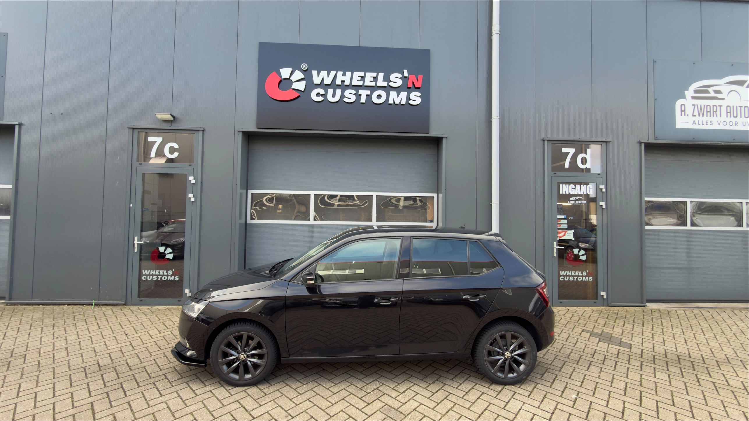 deze skoda Fabia Mk3 Facelift is voorzien van een nieuwe Maxton front splitter 