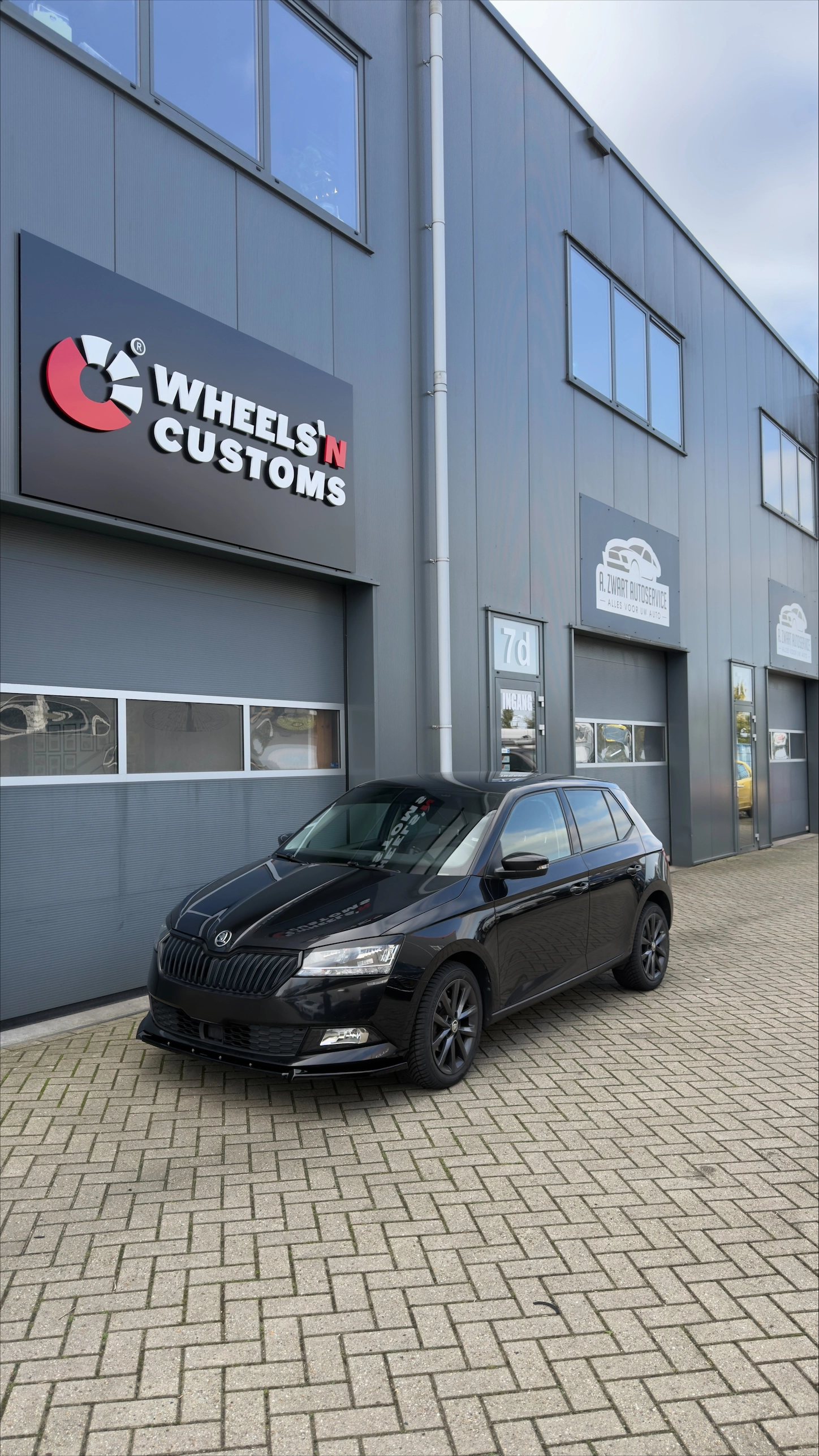 deze skoda Fabia Mk3 Facelift is voorzien van een nieuwe Maxton front splitter 