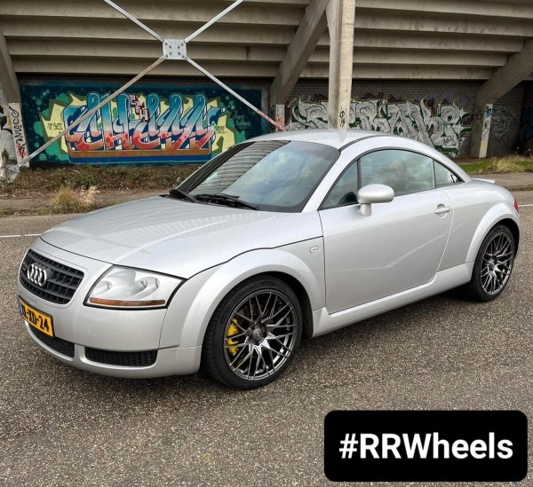 Audi TT - 18 inch Rayone Fast 003 Hyper Black - 5x100 8J ET35.