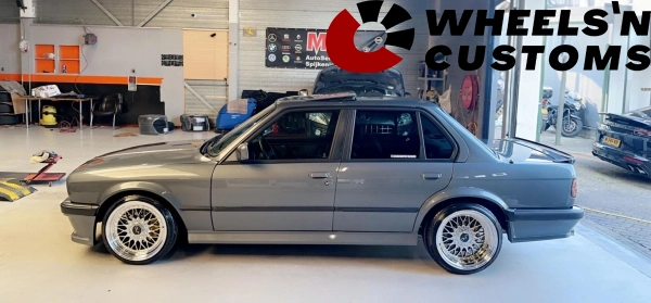 BMW E30 Sedan - 17 inch NC JNC004 Platinum Chrome - 8.5J ET15 + 10J ET25