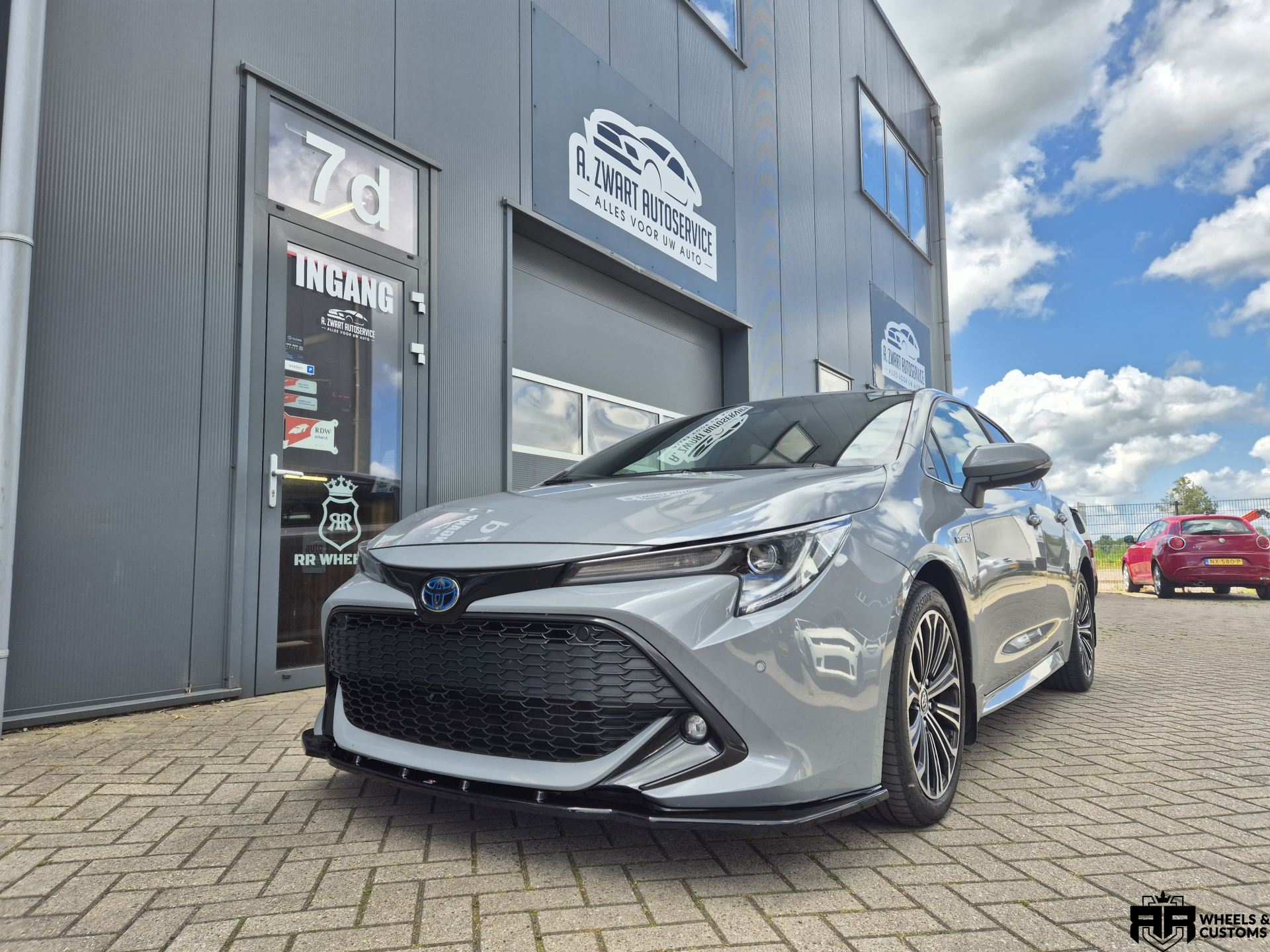 Toyota Corolla voorzien van Maxton Design front lip