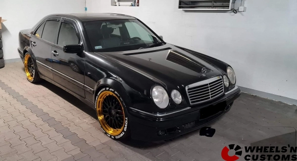 Mercedes W210 E320 - 20 inch STR Racing KS014 - 8.5J ET38