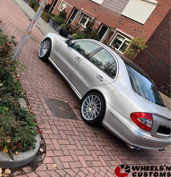 Mercedes E500 - 19 inch Riviera - 9.5J